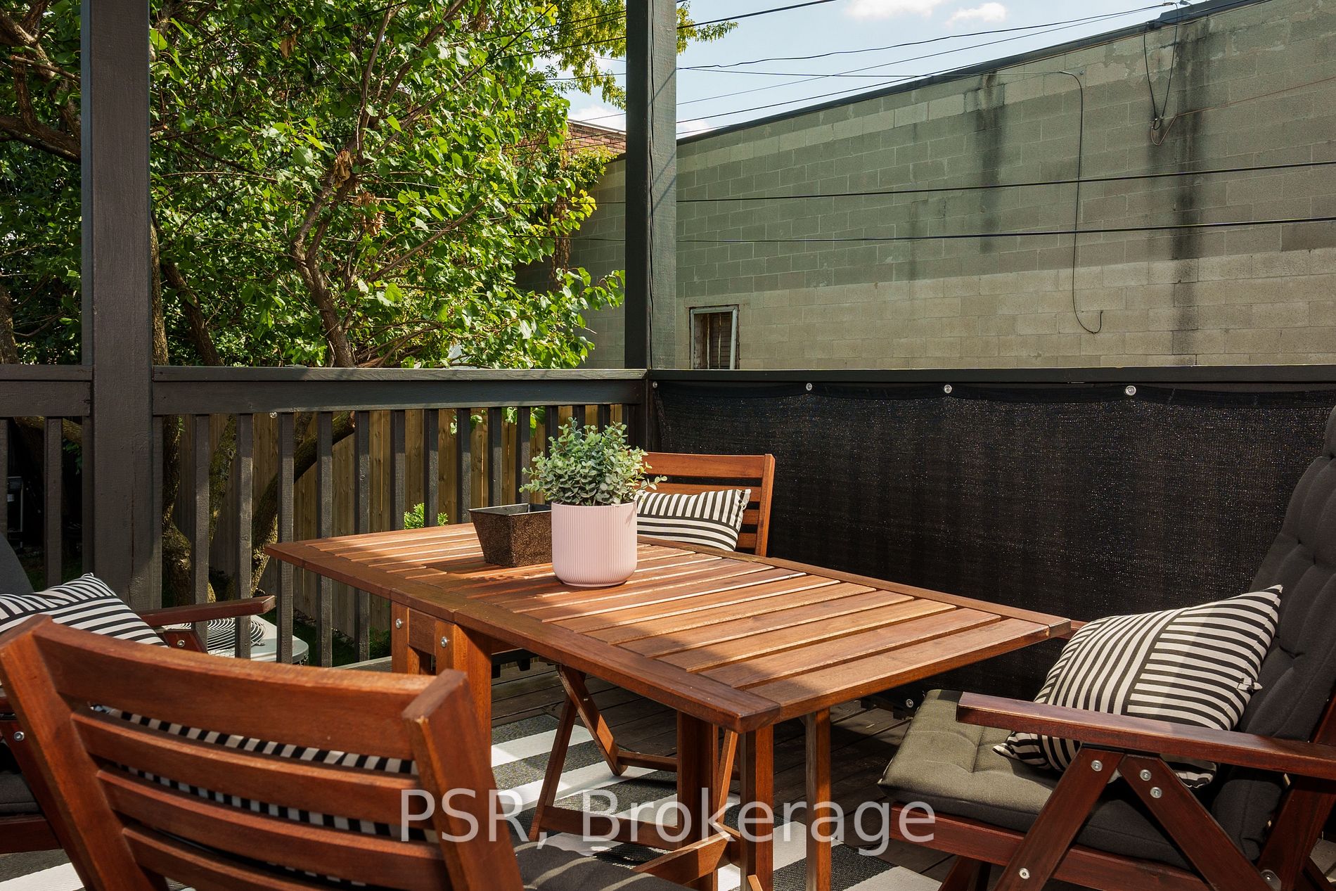 215A Chambers Ave