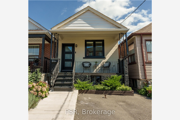 215A Chambers Ave, Toronto