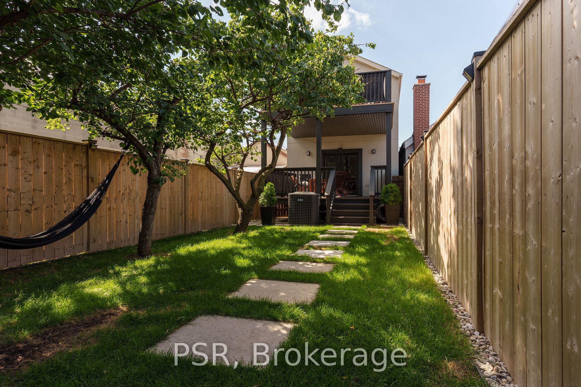 215A Chambers Ave