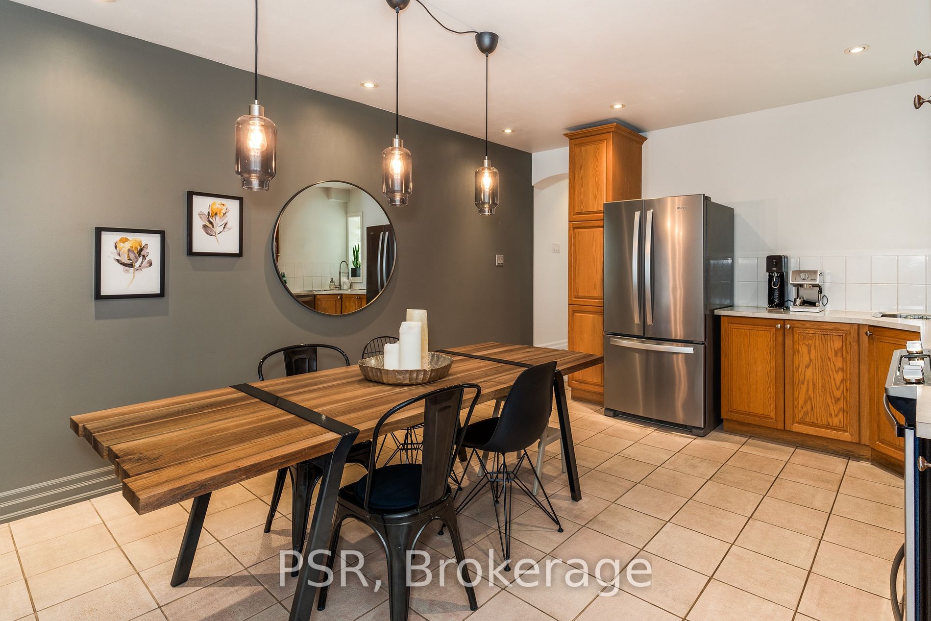 215A Chambers Ave