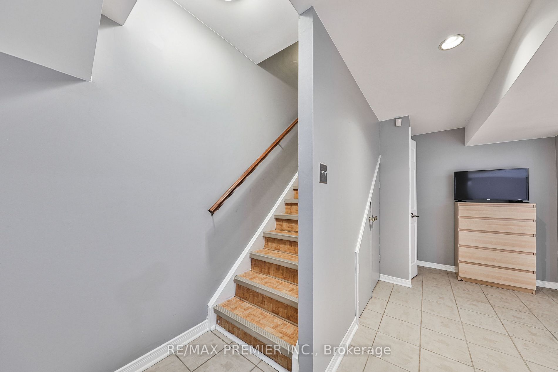 51 Hanton Crescent