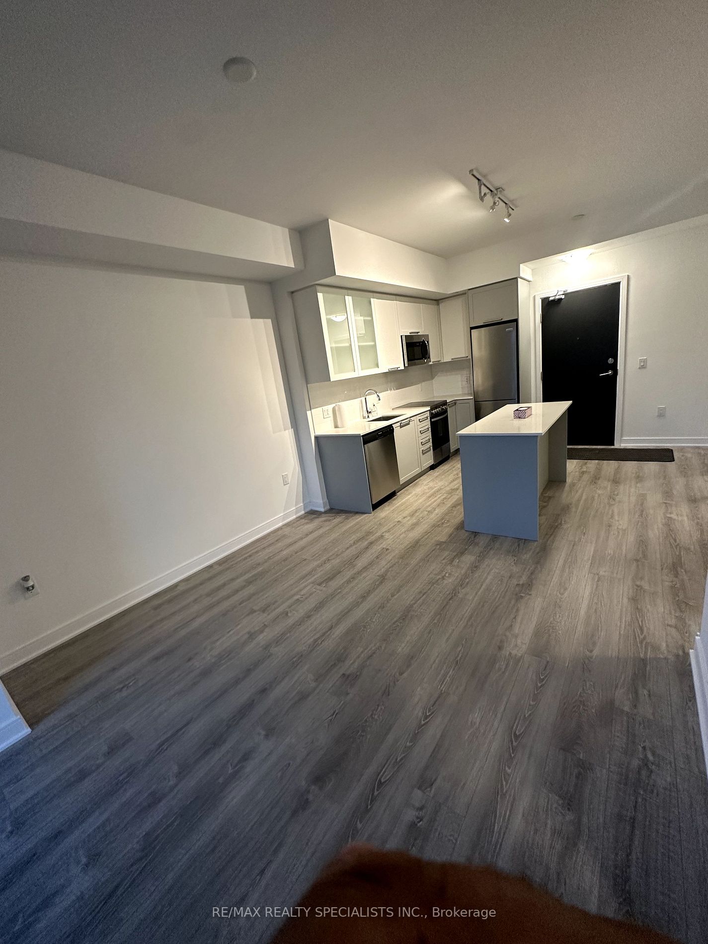 25 Neighbourhood Lane, #611