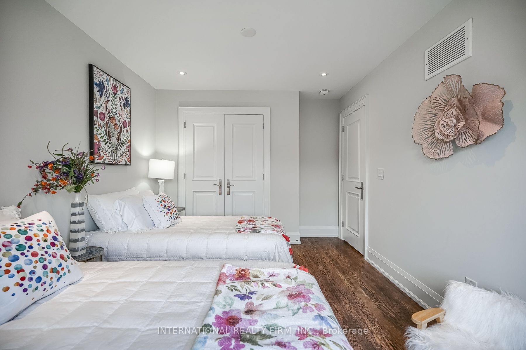6B Shamrock Ave