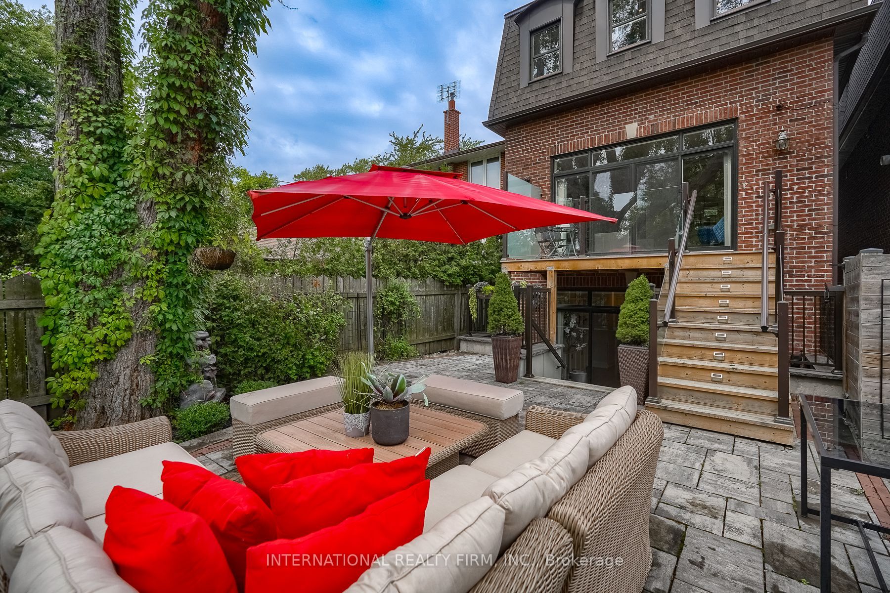6B Shamrock Ave