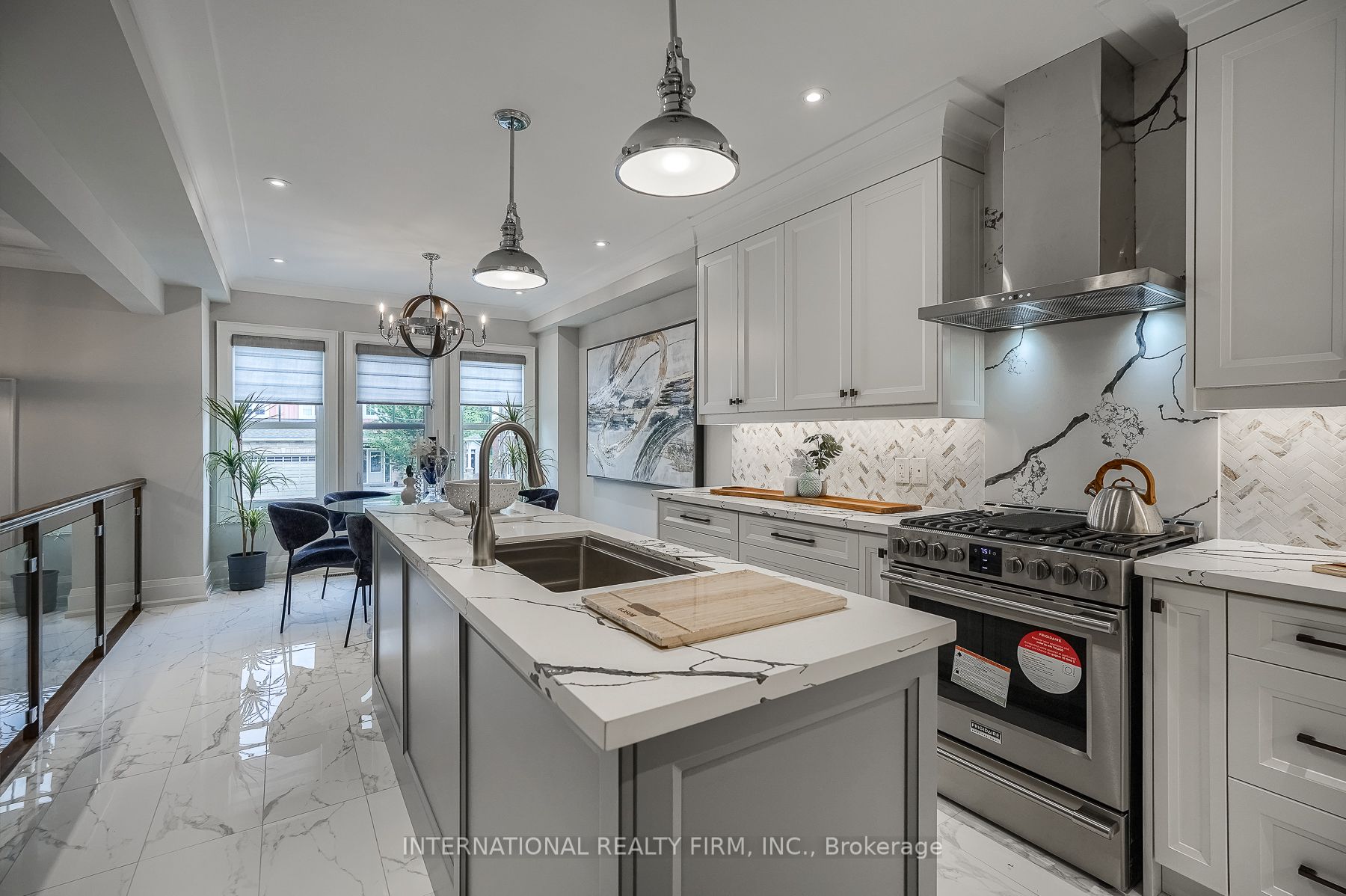 6B Shamrock Ave