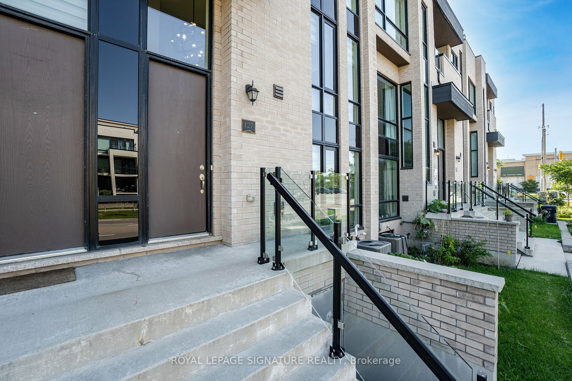 127 Widdicombe Hill
