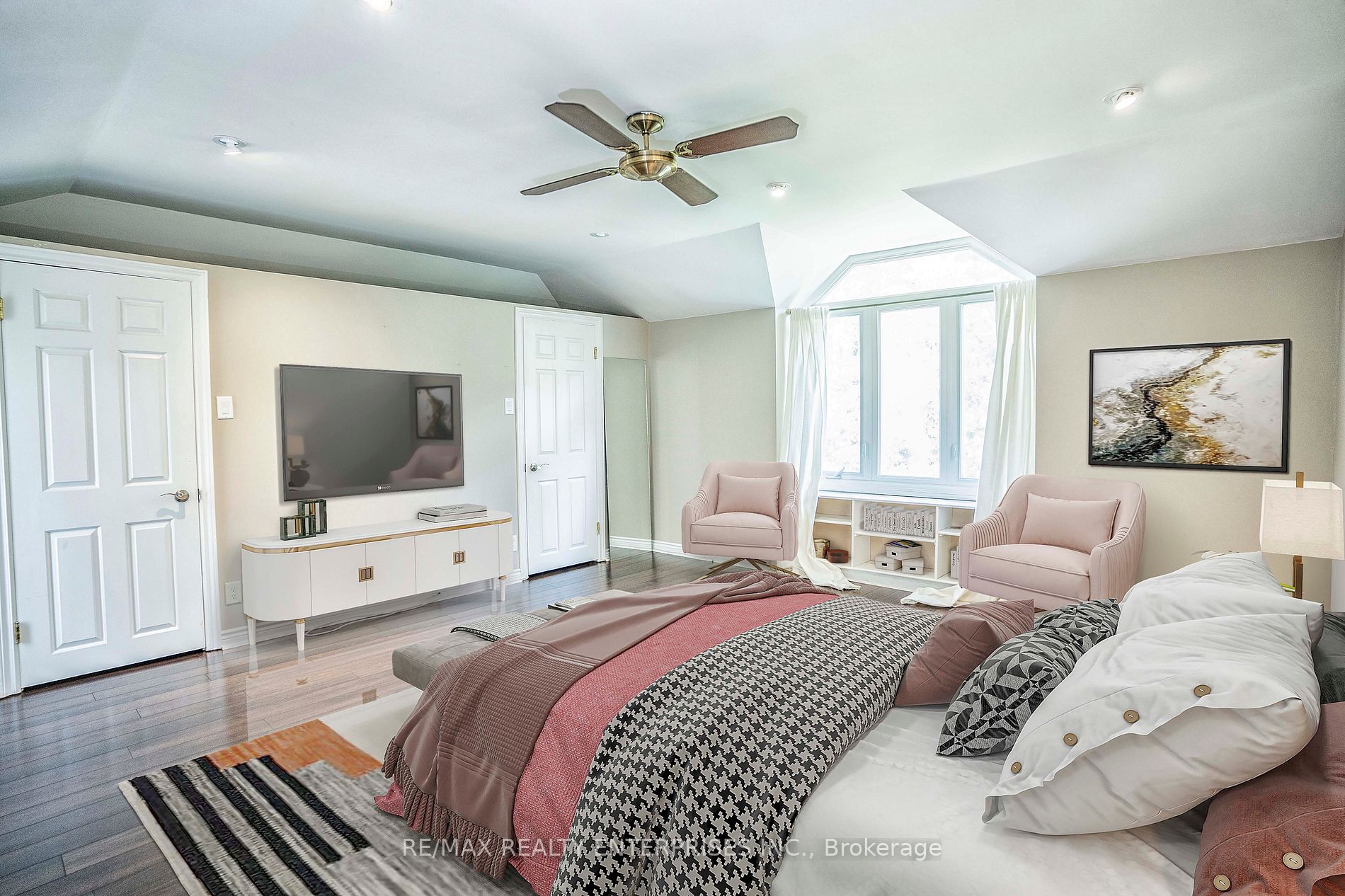 224 Pinetree Way