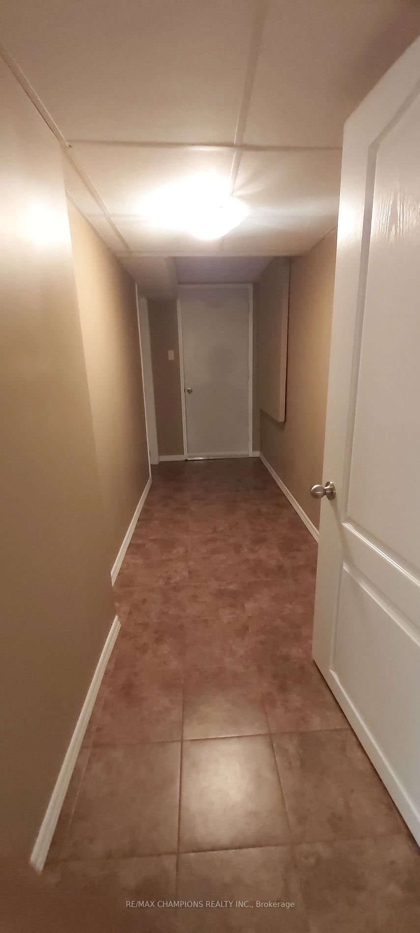 152 Queen Mary Dr