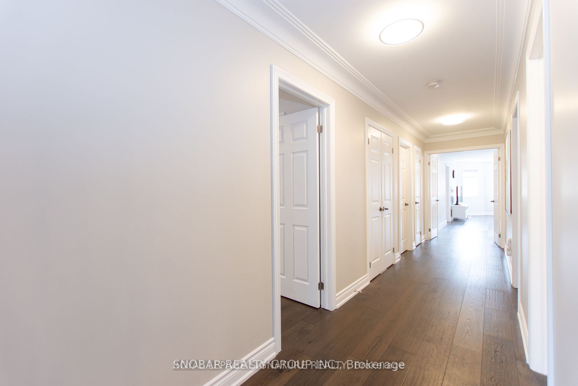 5486 Challenger Dr Drive W