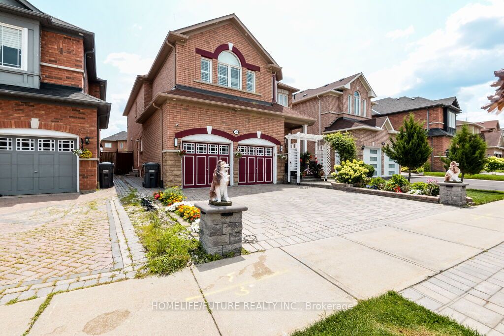 636 Twain Ave