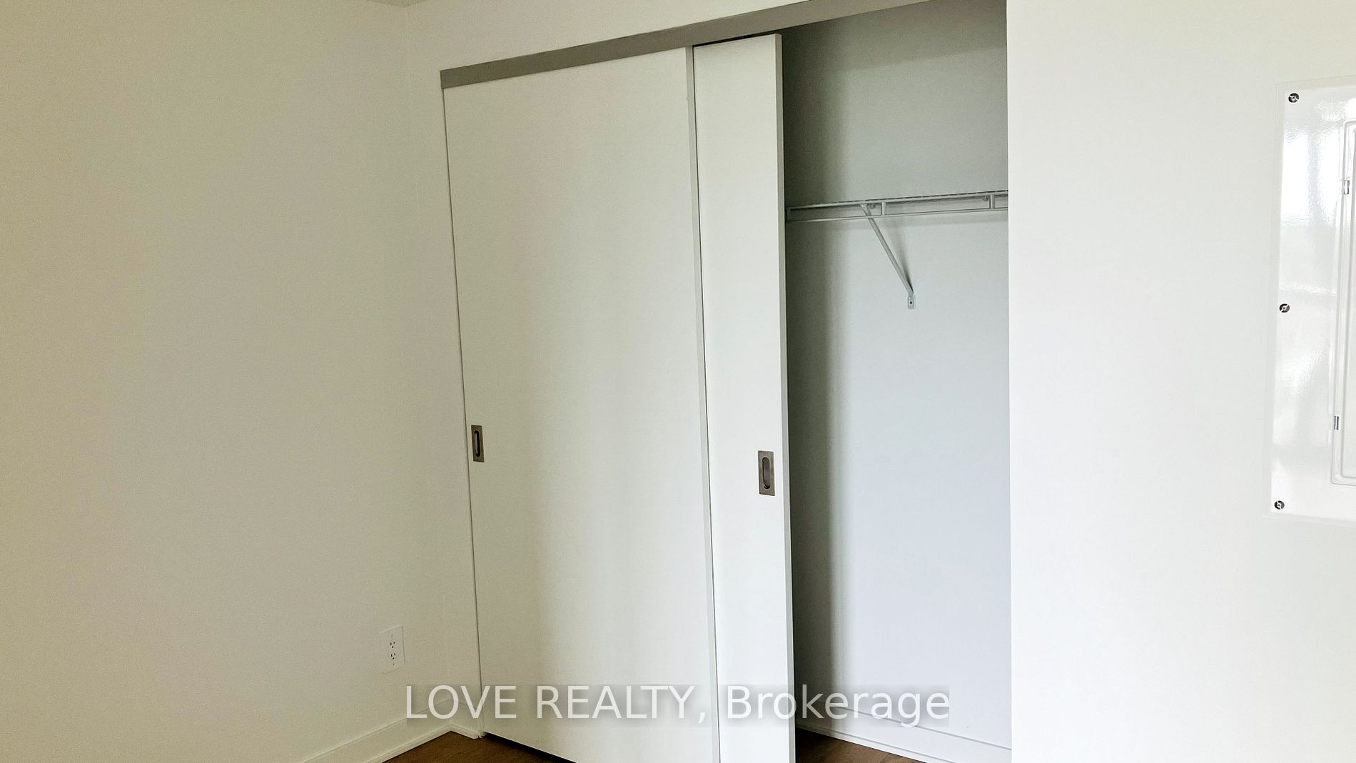 2720 Dundas Street W, #705