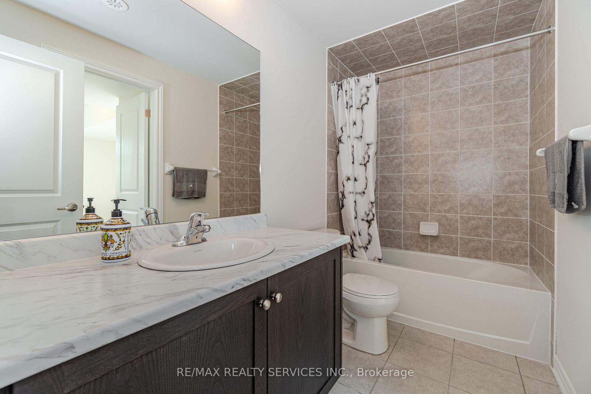 20 Halliford Place E, #101