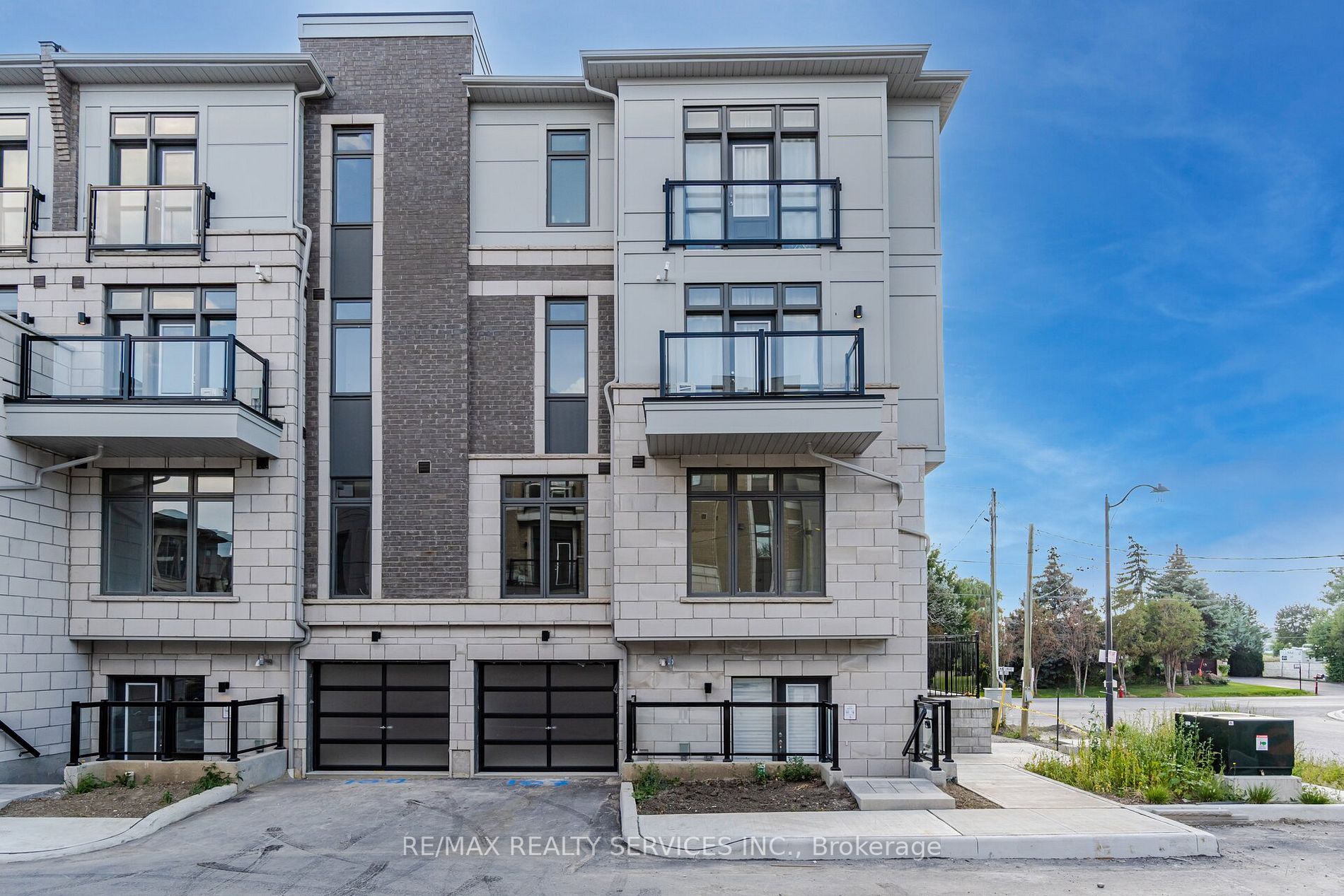 20 Halliford Place E, #101