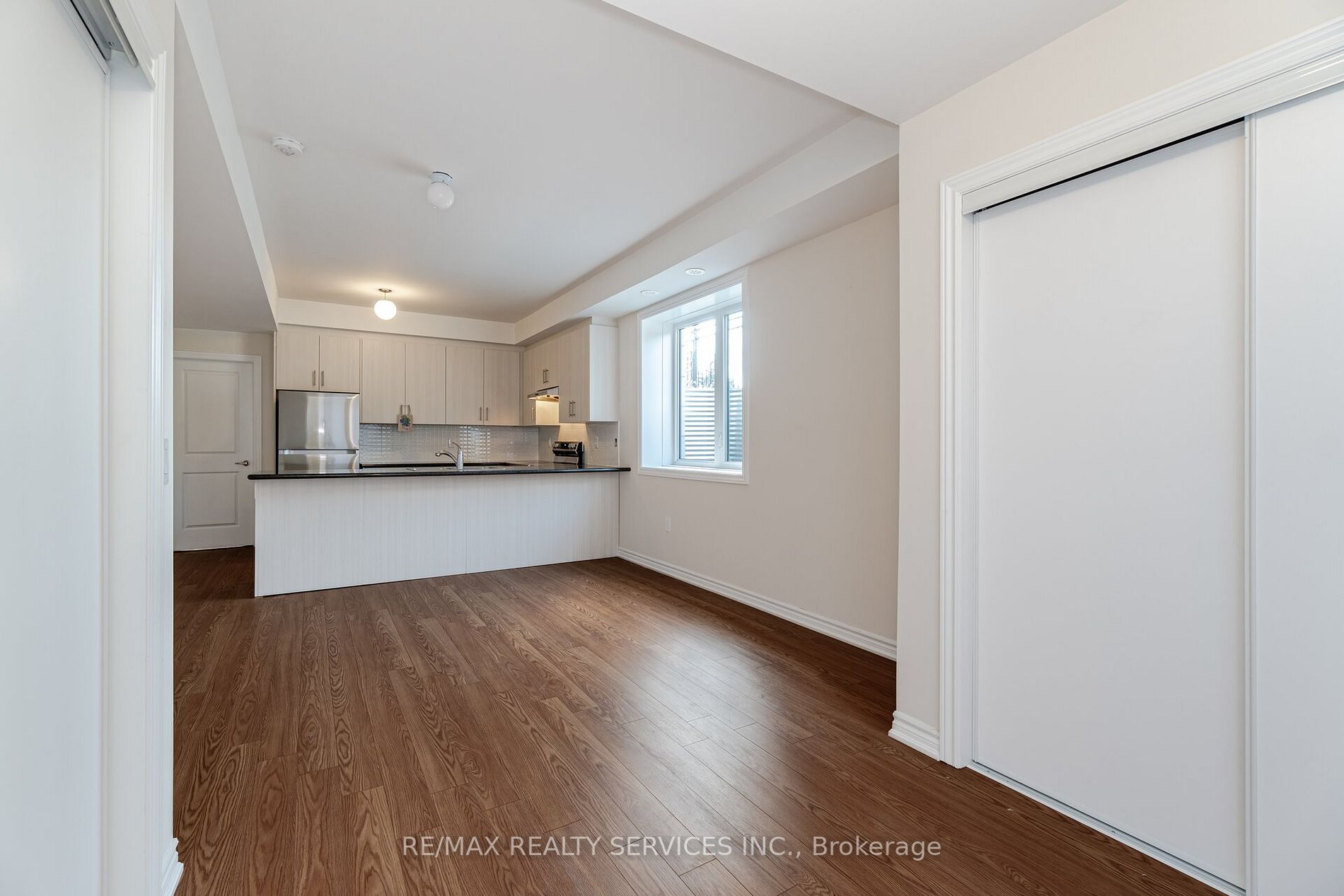 20 Halliford Place E, #101