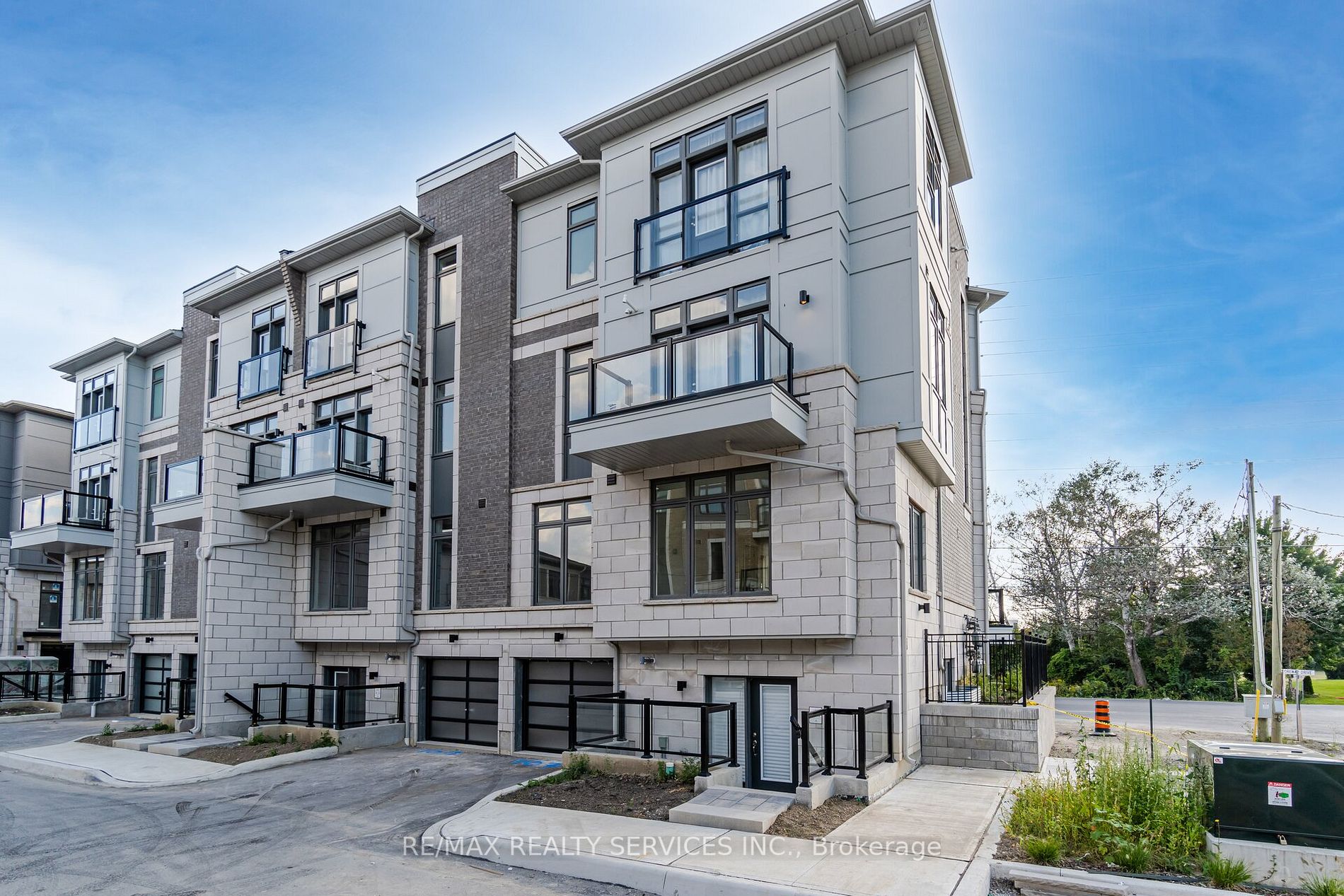 20 Halliford Place E, #101