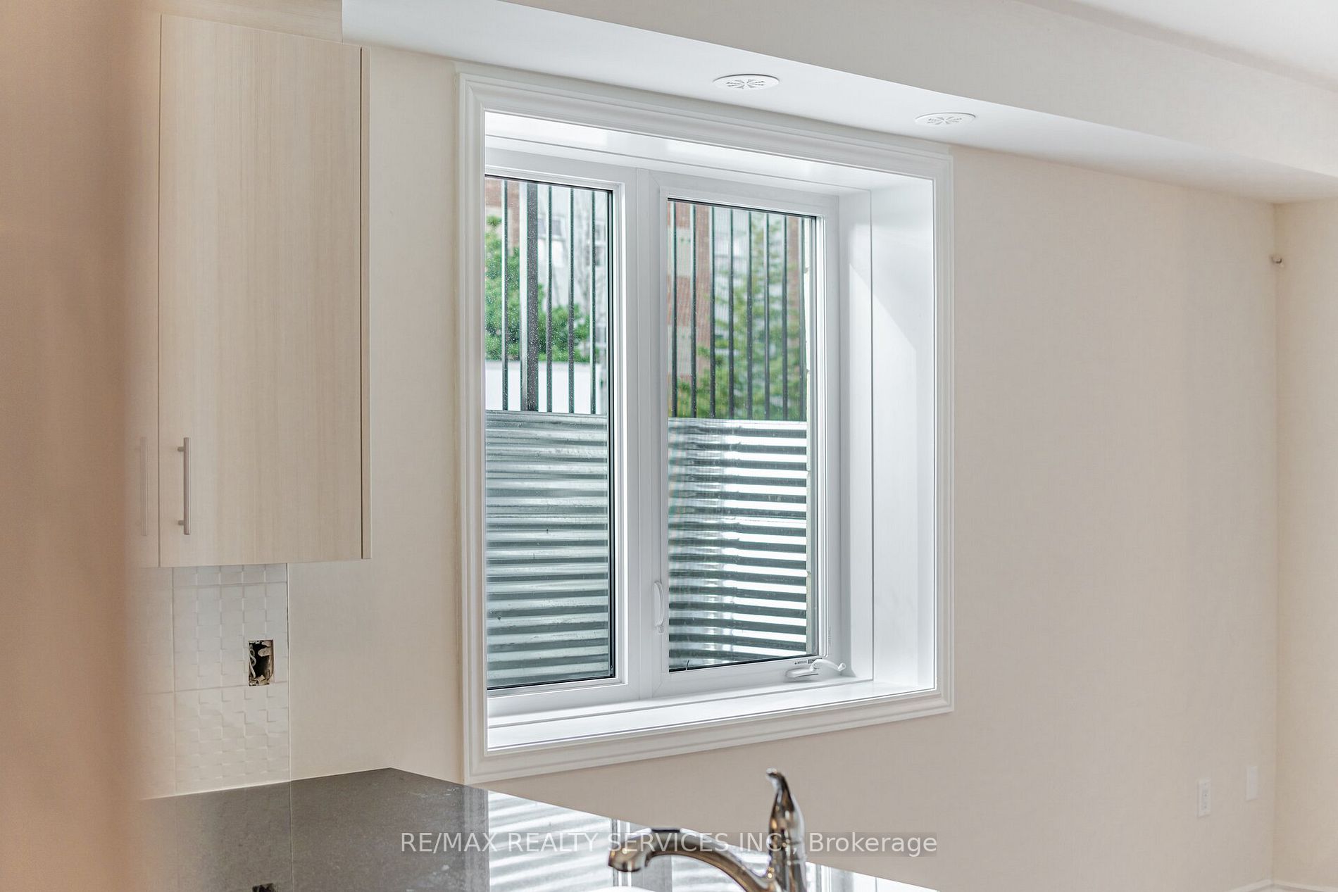 20 Halliford Place E, #101