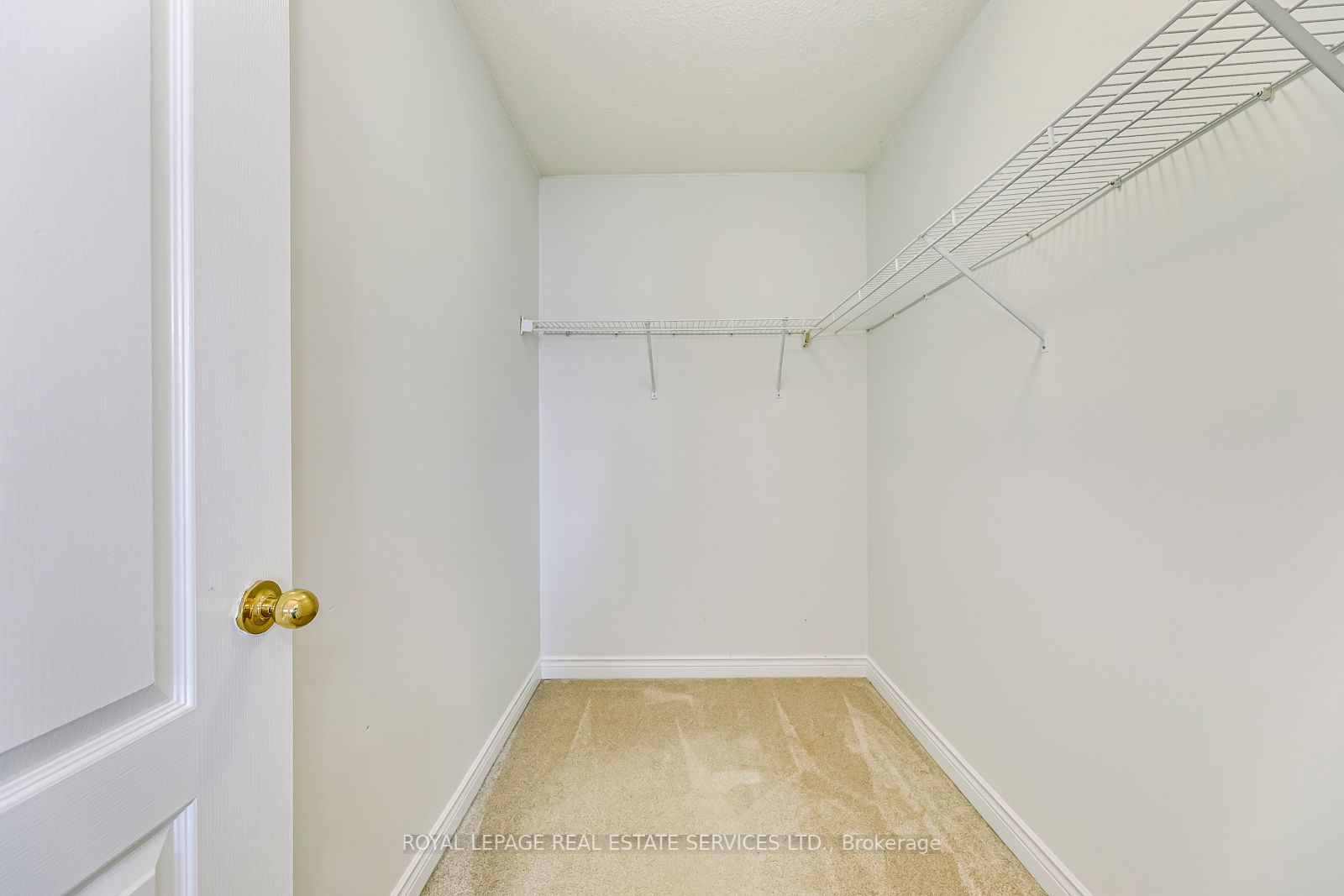 6898 Lisgar Dr