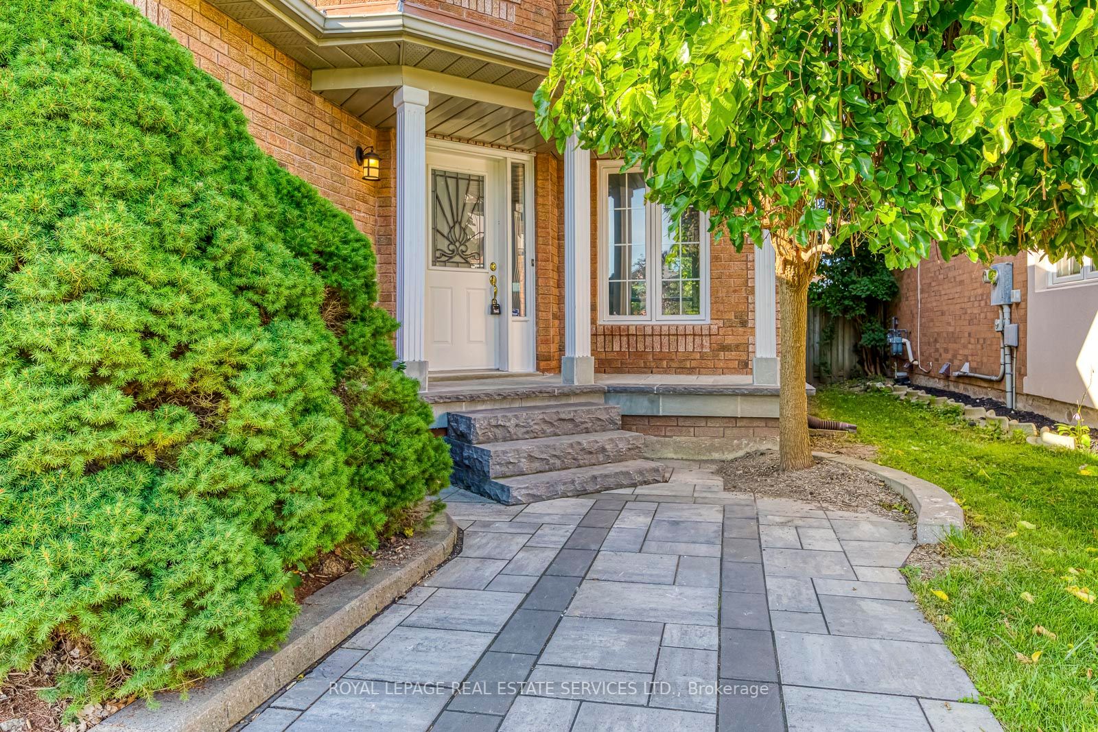 6898 Lisgar Dr