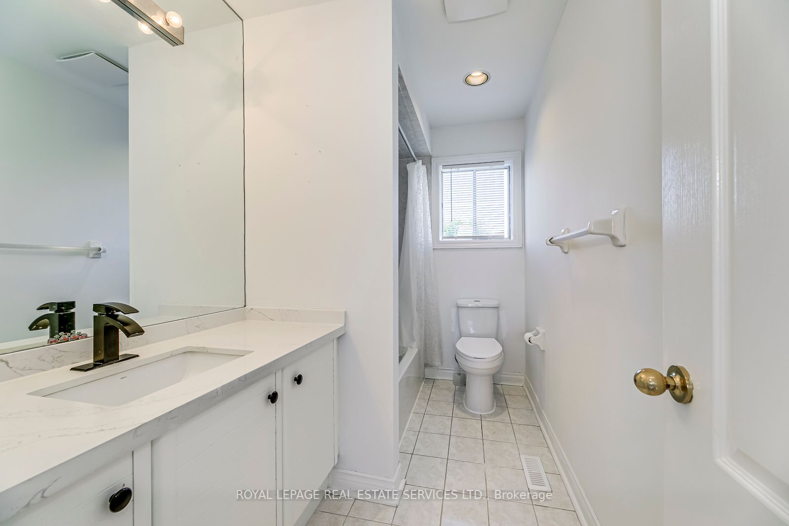6898 Lisgar Dr