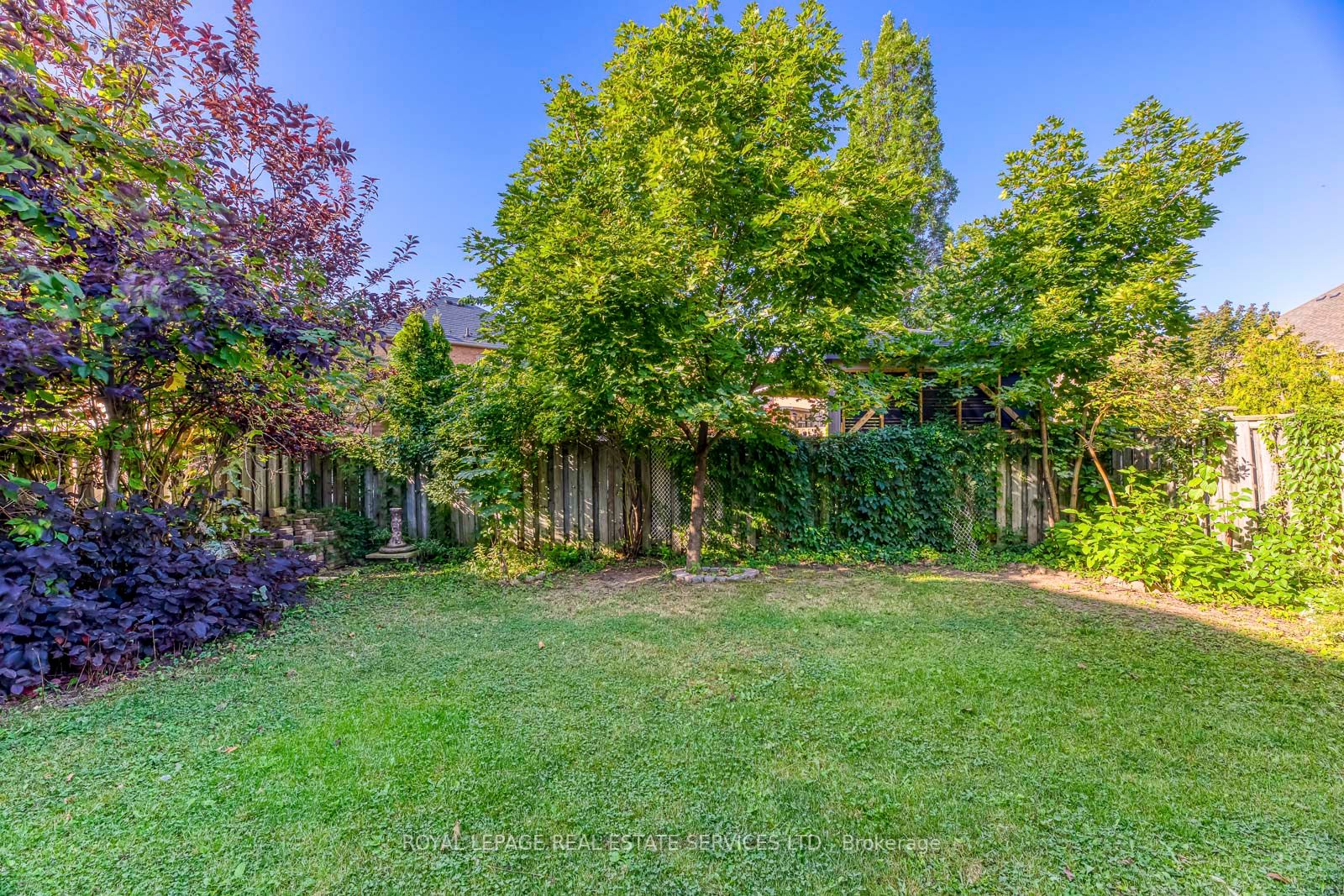 6898 Lisgar Dr