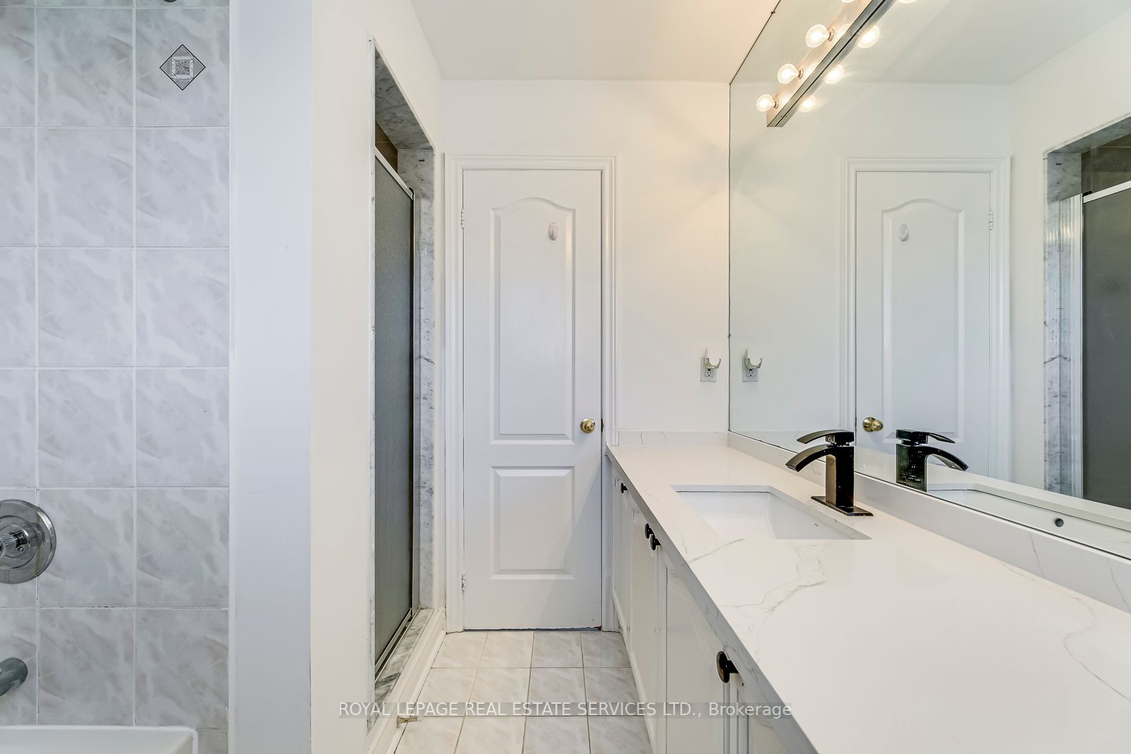 6898 Lisgar Dr