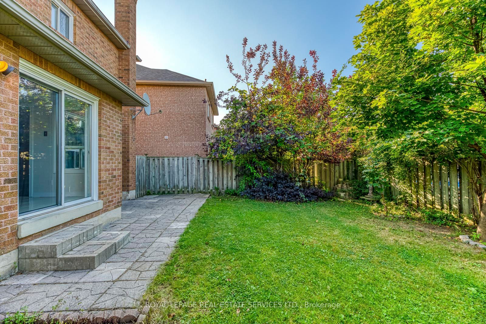 6898 Lisgar Dr