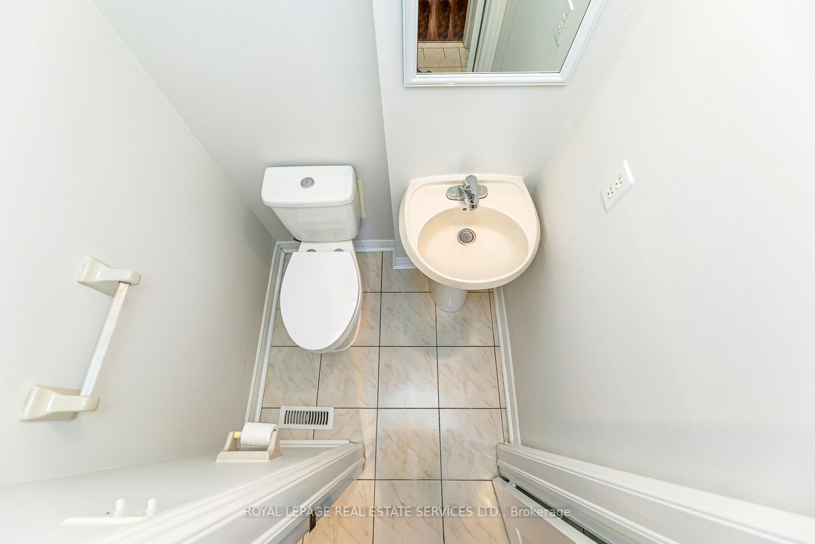 6898 Lisgar Dr