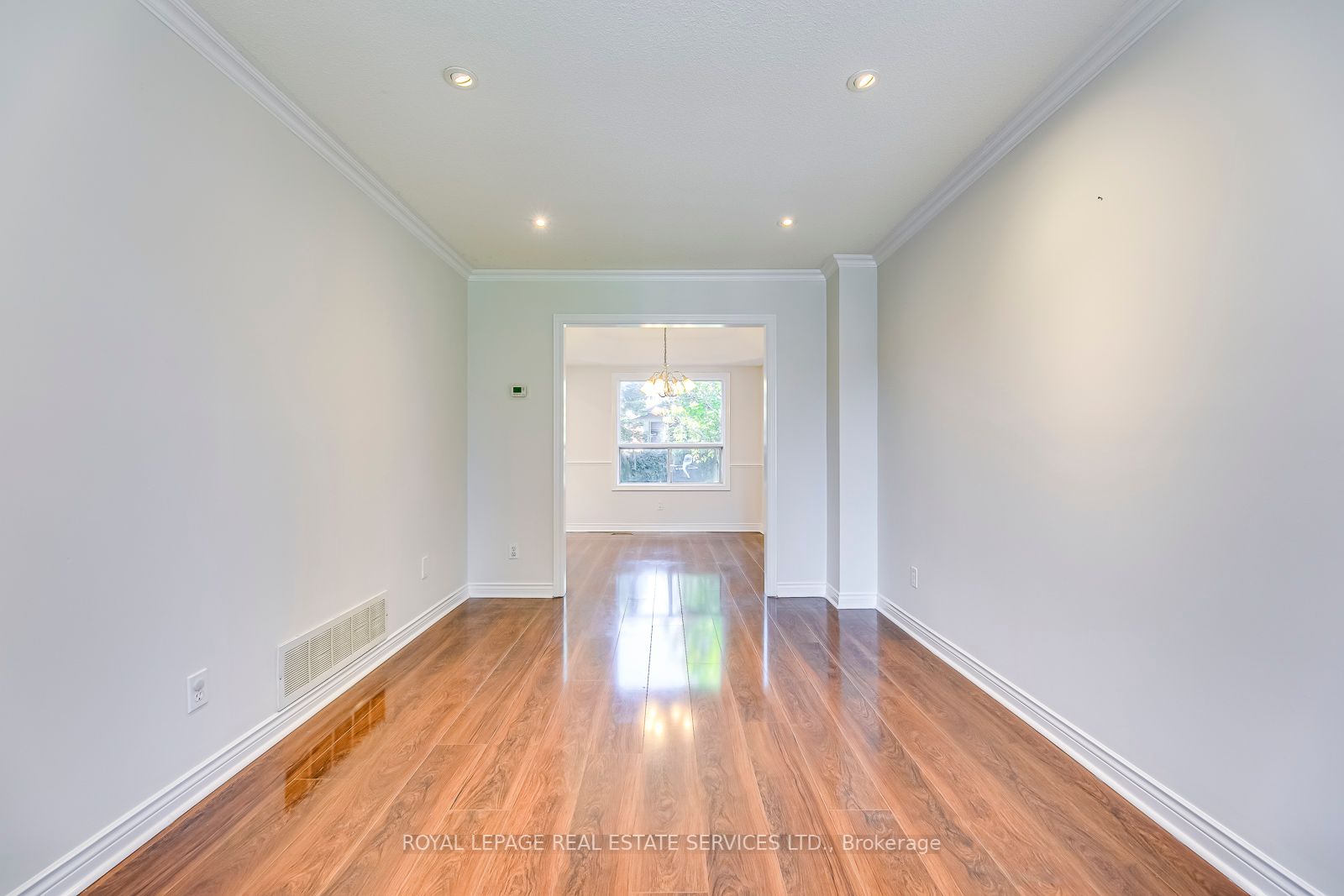 6898 Lisgar Dr
