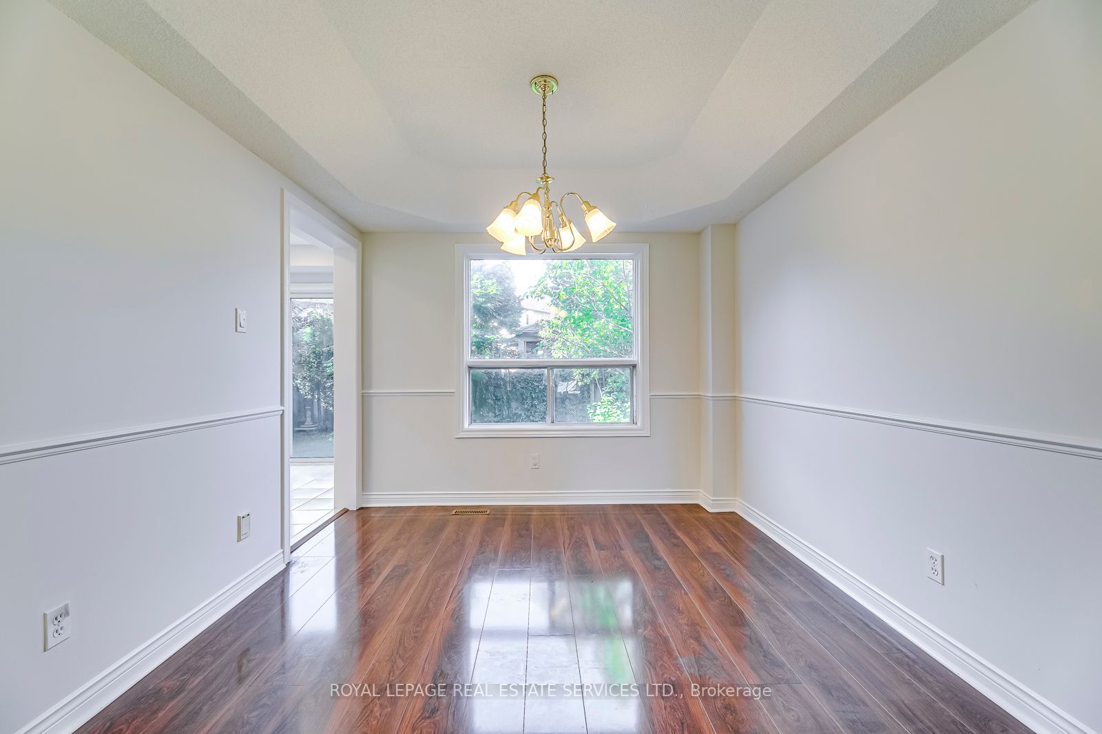 6898 Lisgar Dr