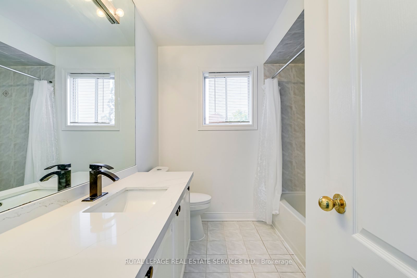 6898 Lisgar Dr
