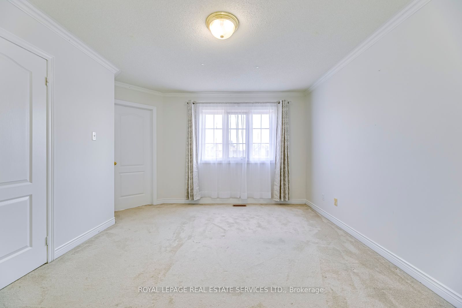 6898 Lisgar Dr