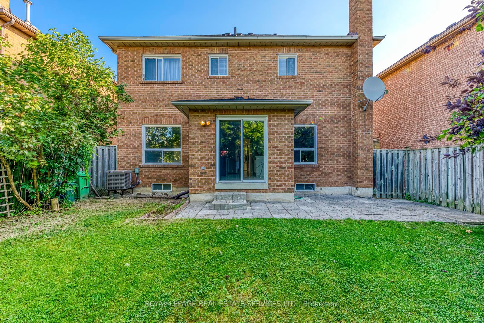 6898 Lisgar Dr