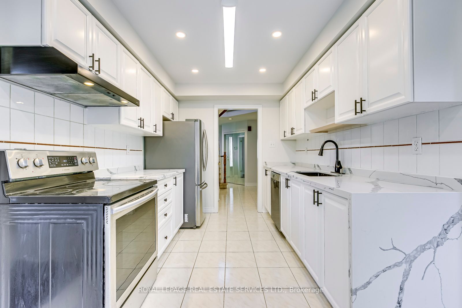 6898 Lisgar Dr
