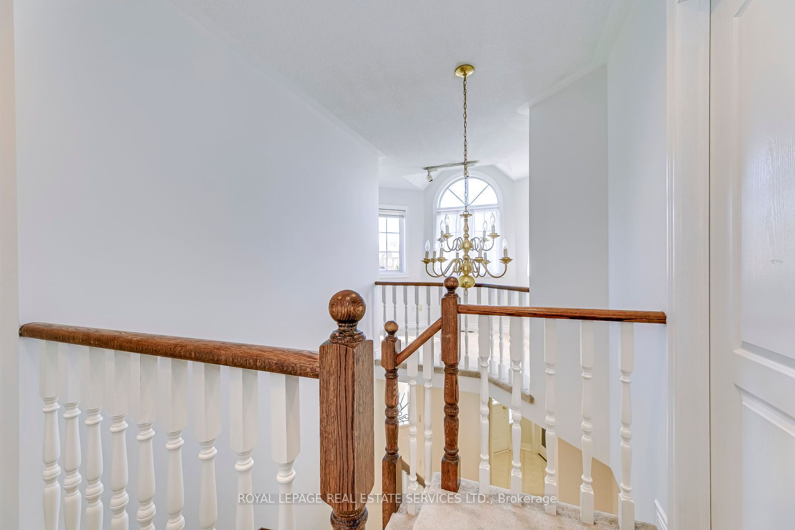 6898 Lisgar Dr