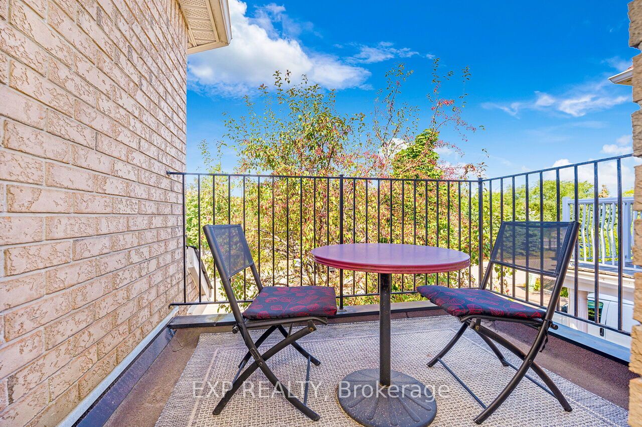 3892 Coachman Circle