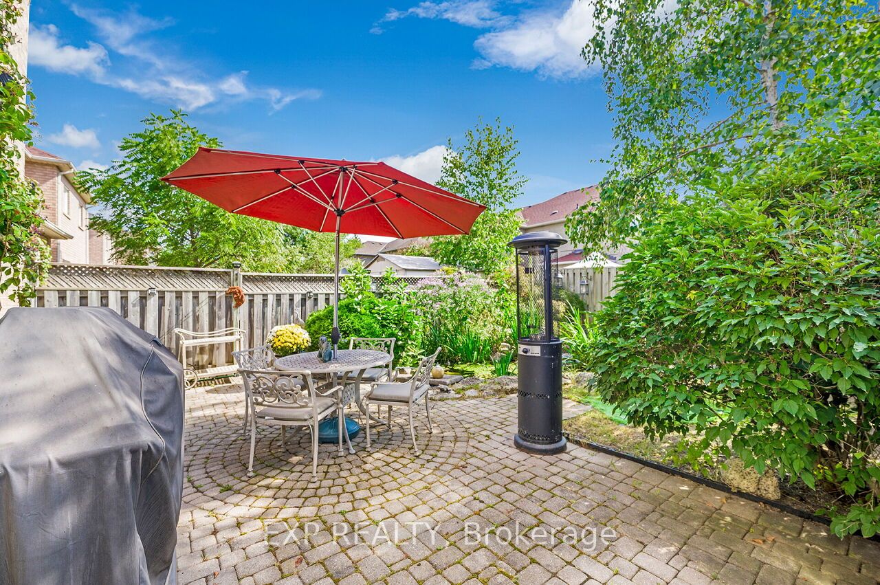 3892 Coachman Circle