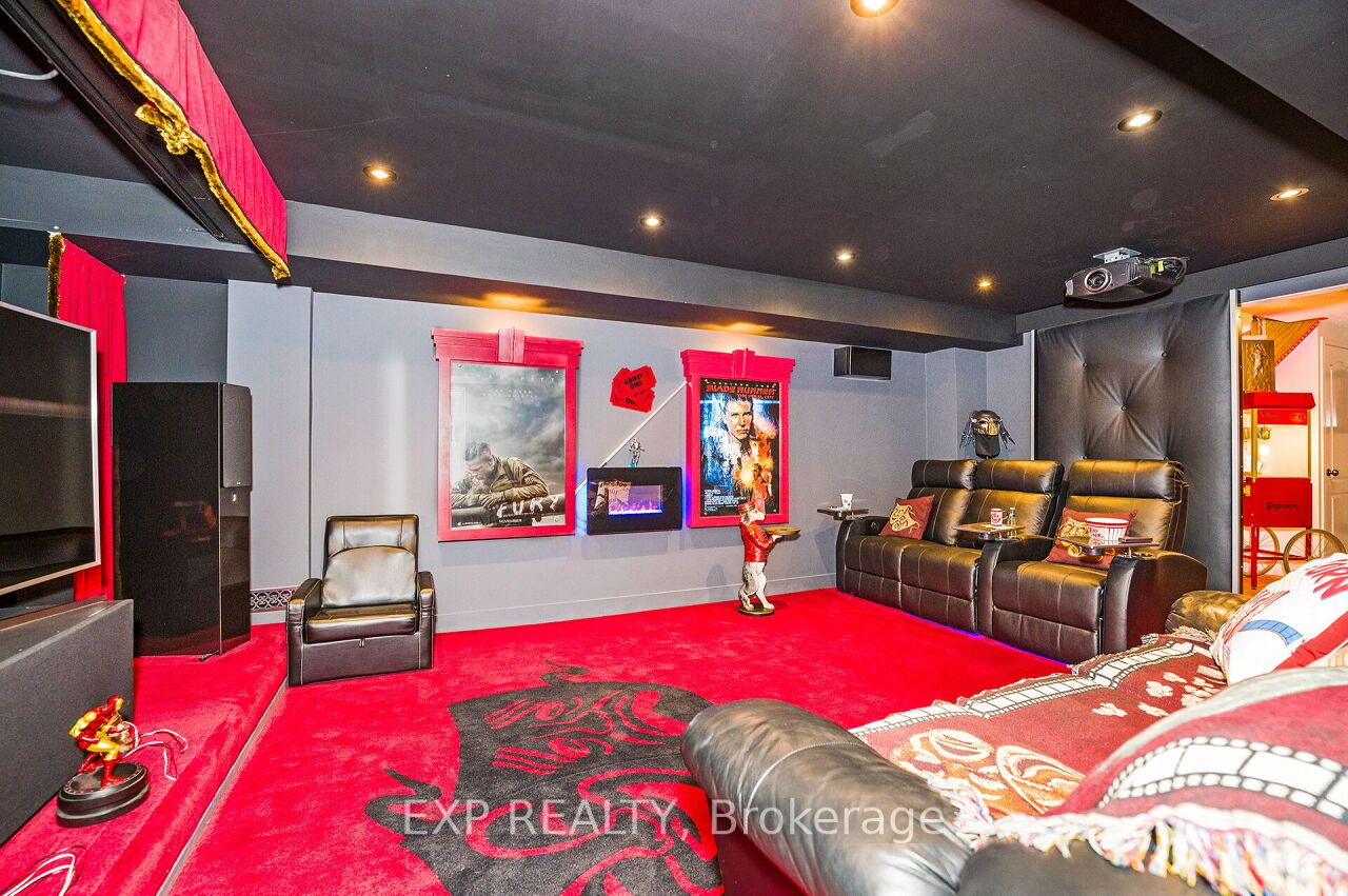 3892 Coachman Circle