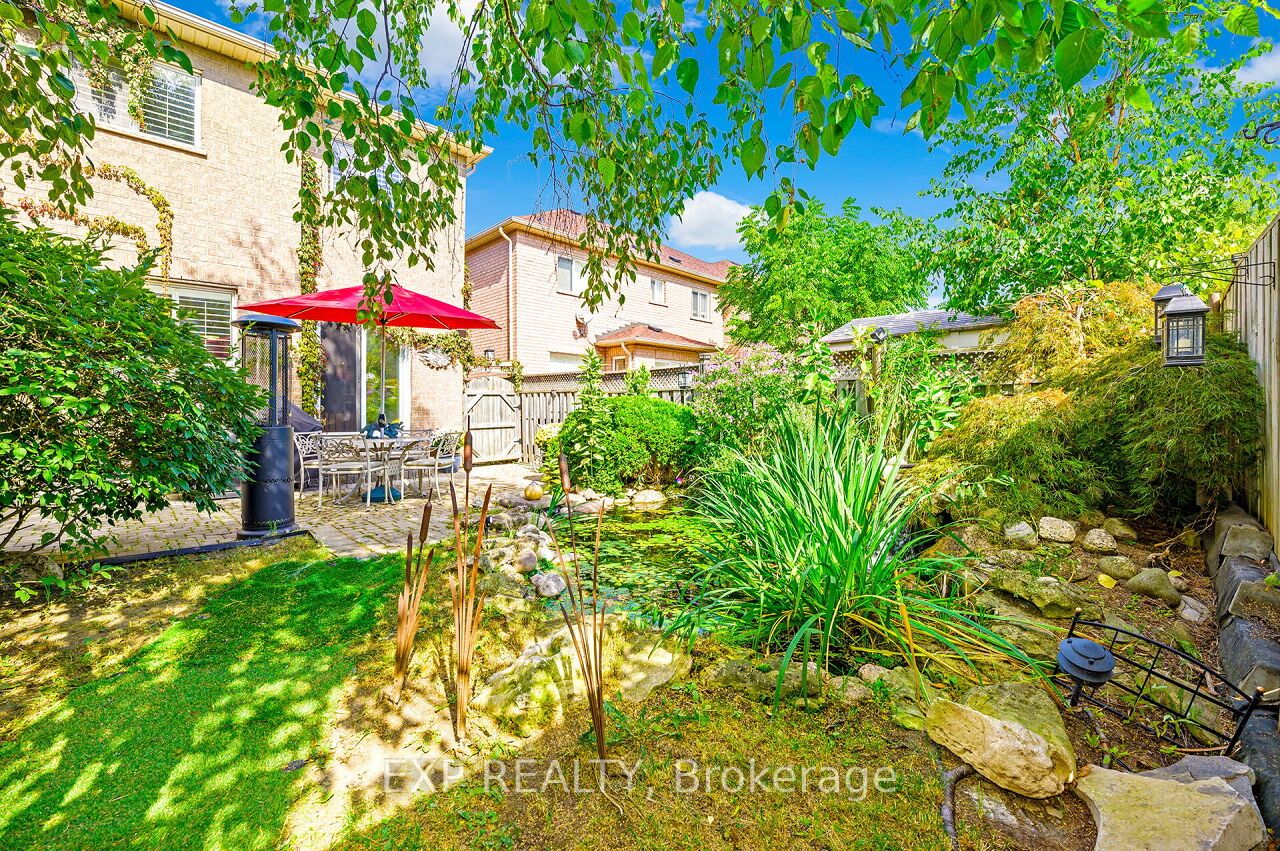 3892 Coachman Circle