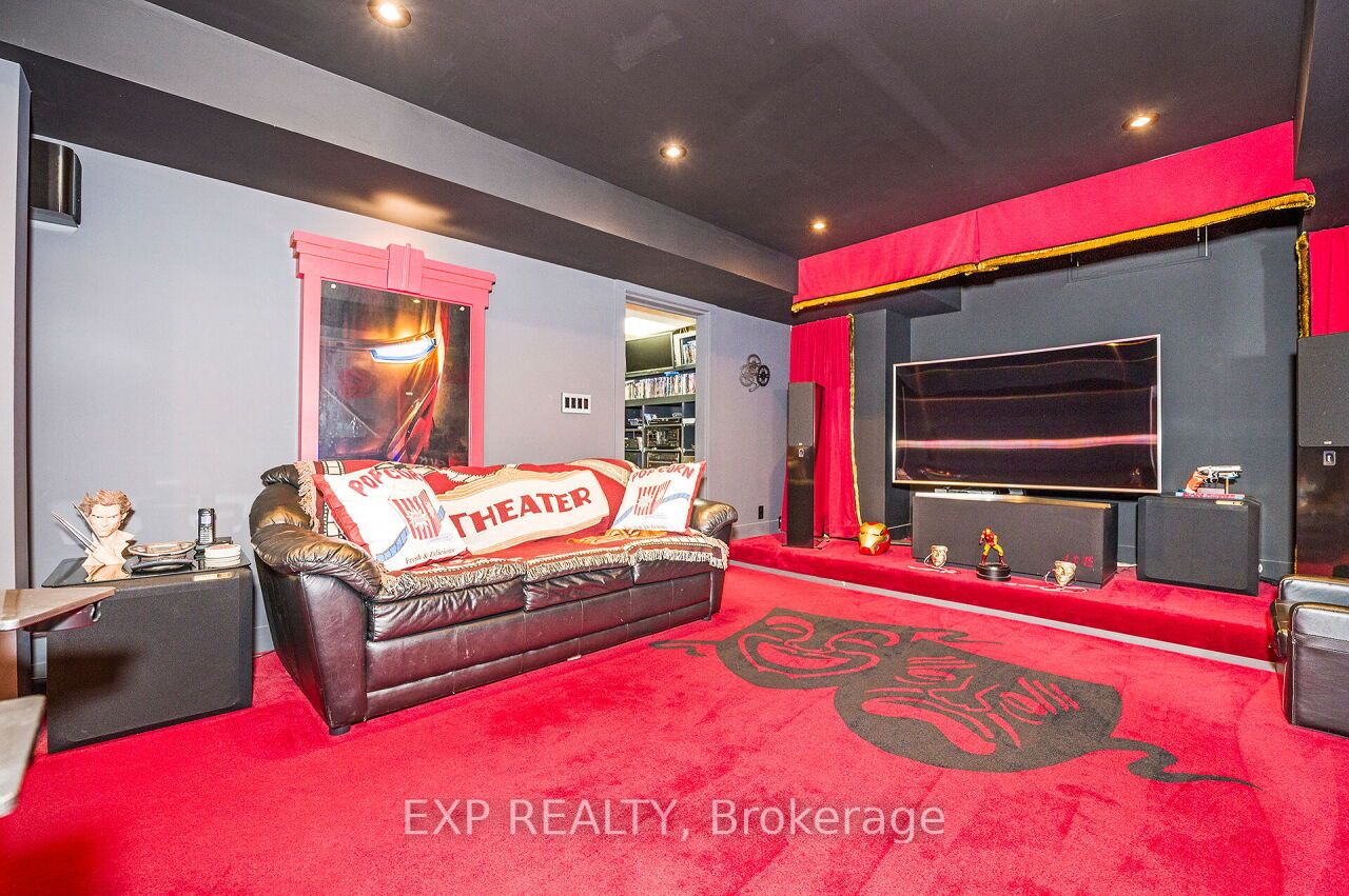 3892 Coachman Circle