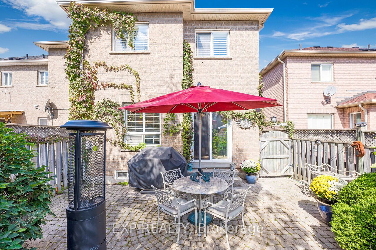 3892 Coachman Circle