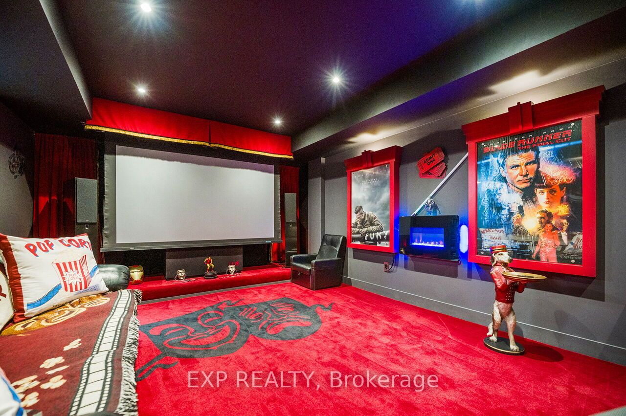 3892 Coachman Circle