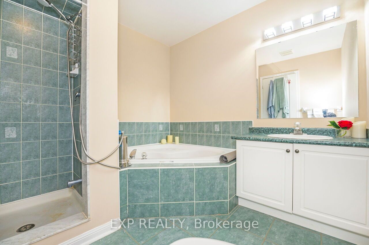 3892 Coachman Circle