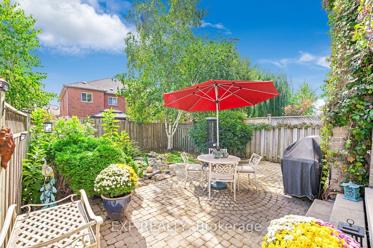 3892 Coachman Circle