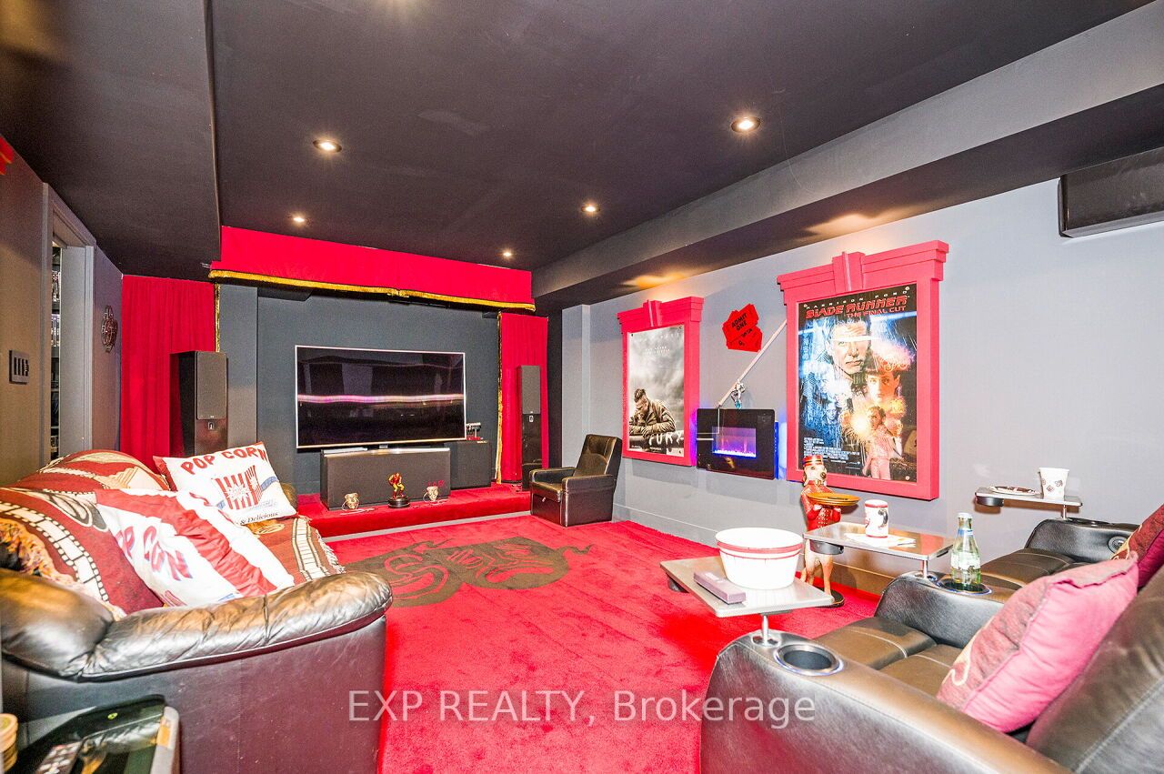 3892 Coachman Circle
