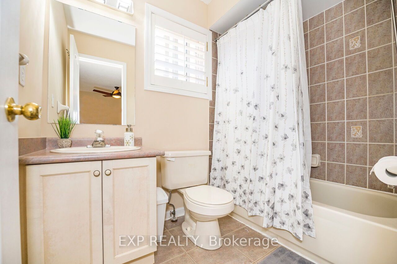 3892 Coachman Circle