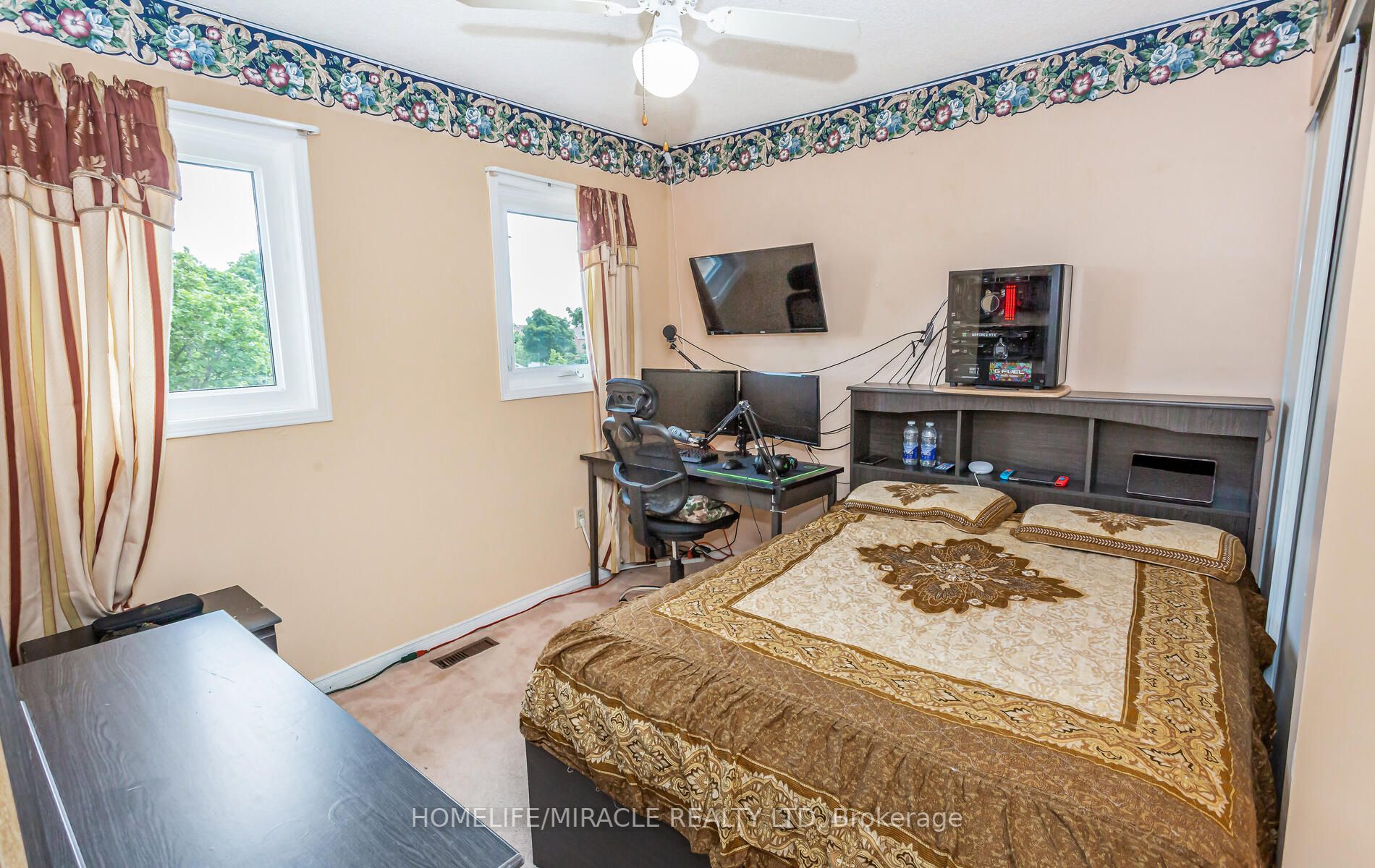 59 Cranberry Cres