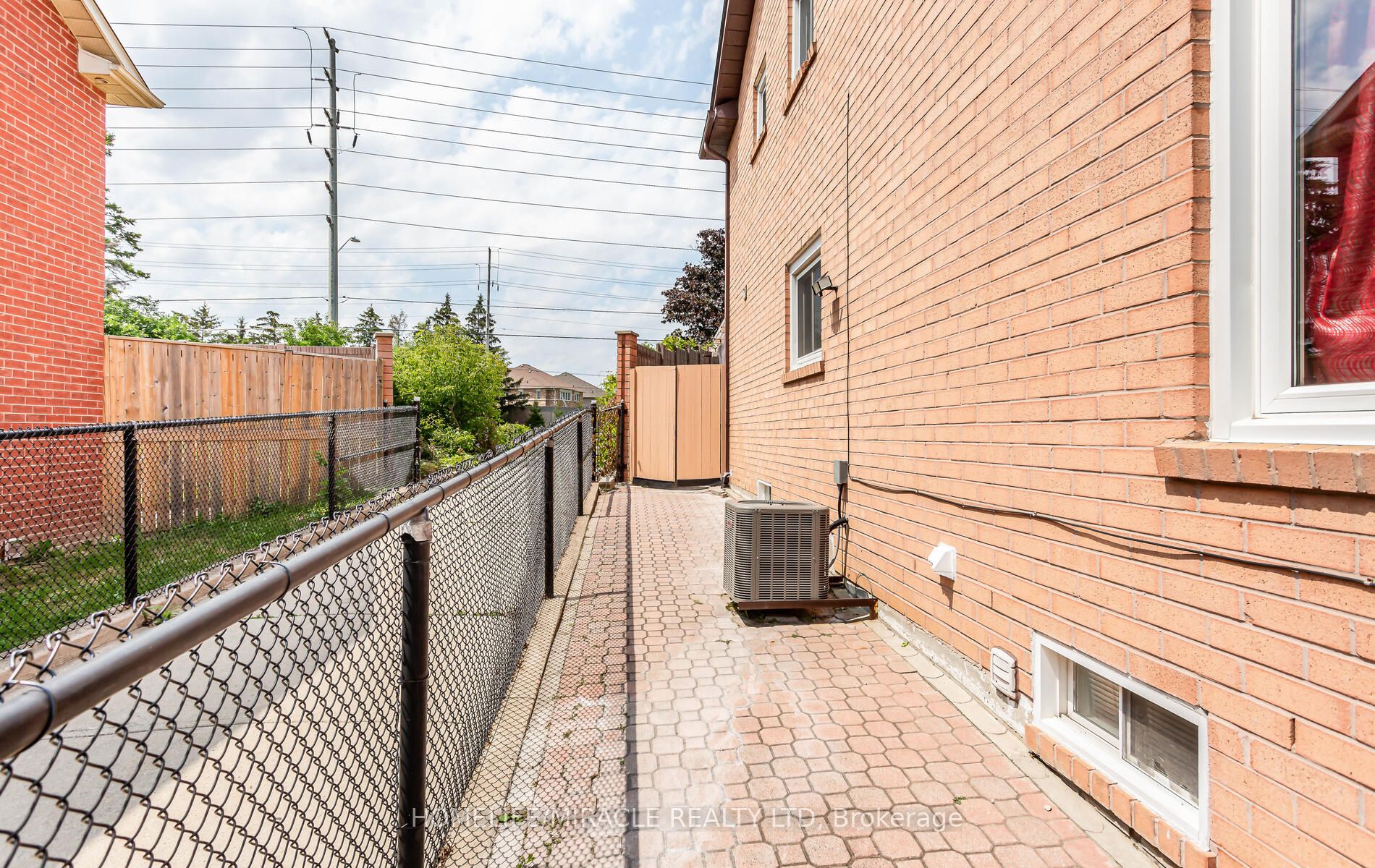 59 Cranberry Cres