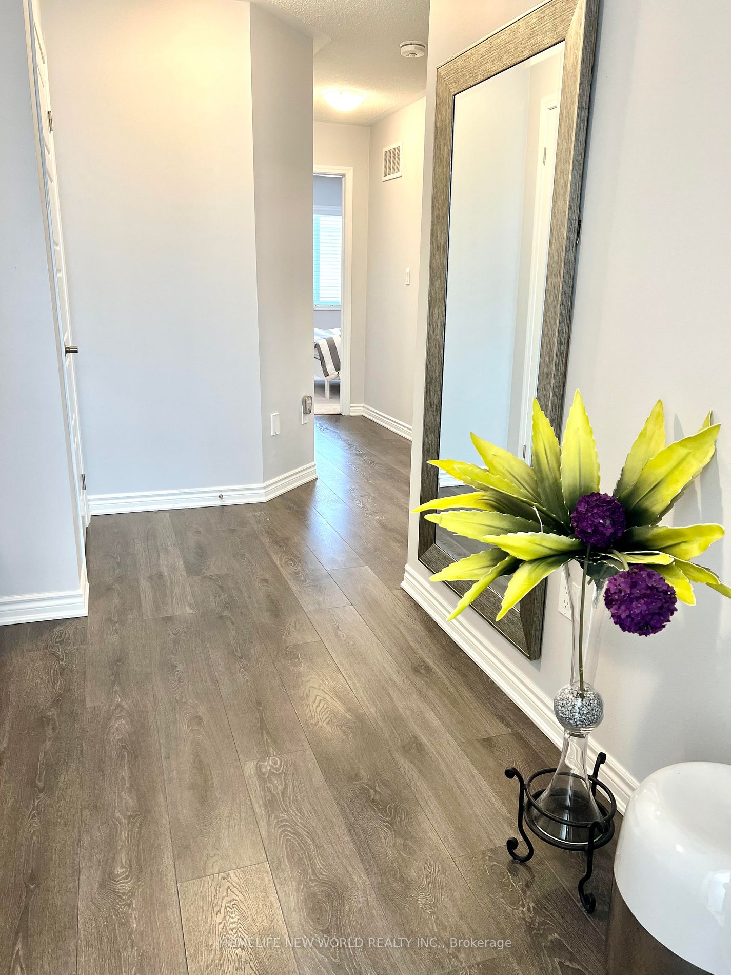 #12 - 1000 Asleton Blvd, #16