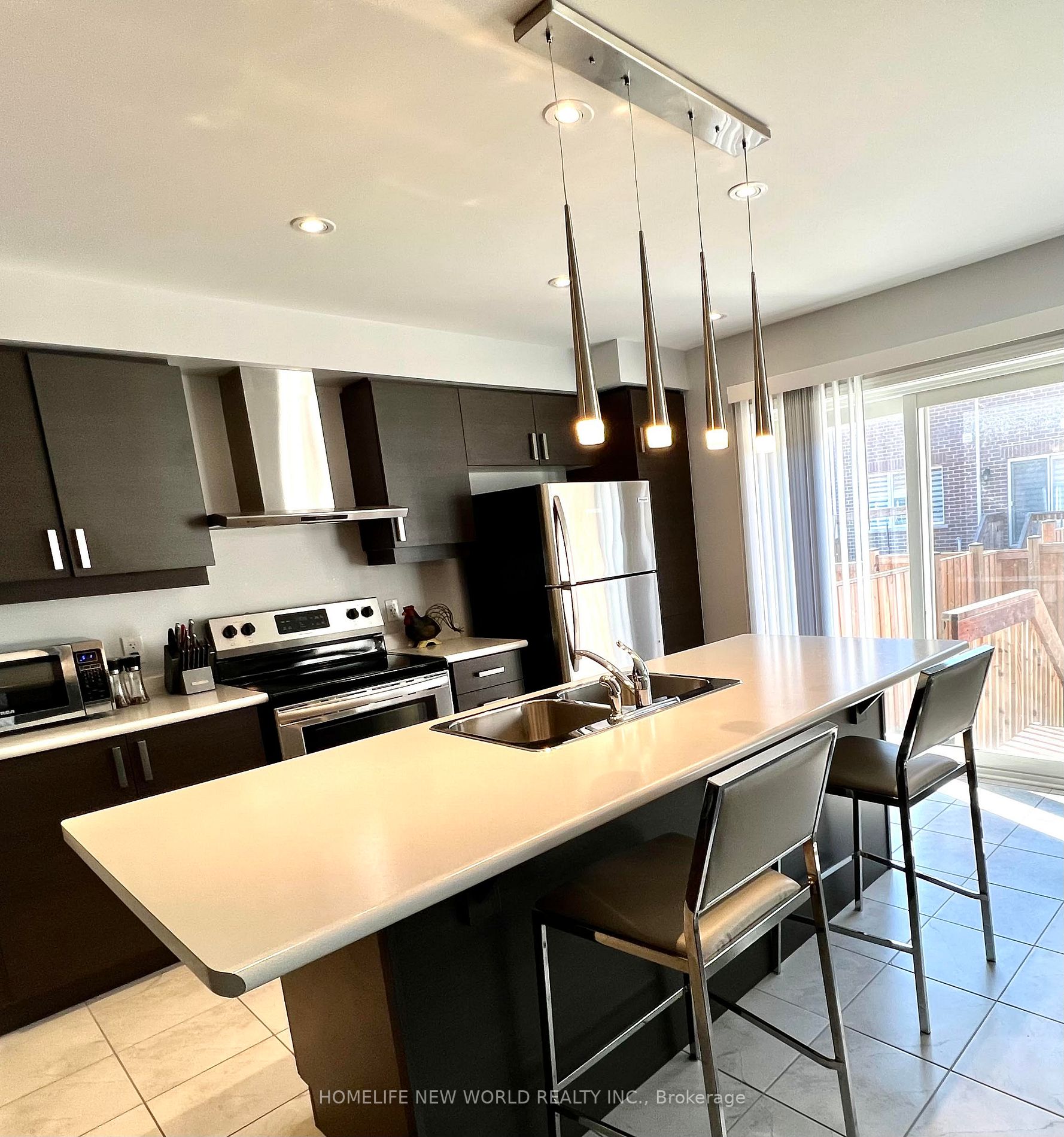 #12 - 1000 Asleton Blvd, #16