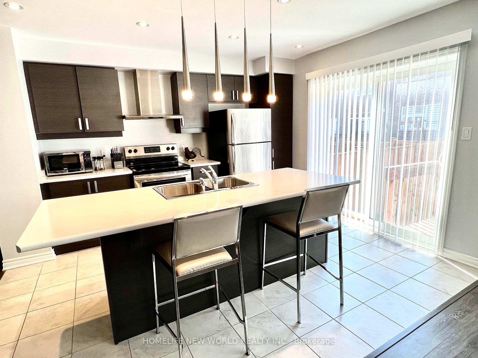 #12 - 1000 Asleton Blvd, #16